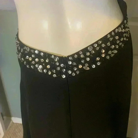 JJ’s House One-Shoulder Floor-Length Chiffon Mother of the Bride Dress Size 8 - Picture 8 of 10